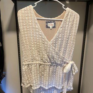 White Deletta Women's Top Size M